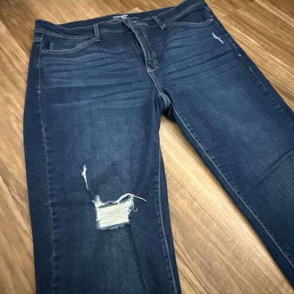 Terra & Sky Dark Wash Destructed Ankle Jeans Size 16W - Picture 2 of 5